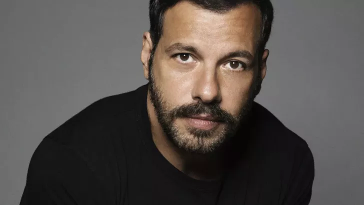Laurent Lafitte, maître de cérémonie